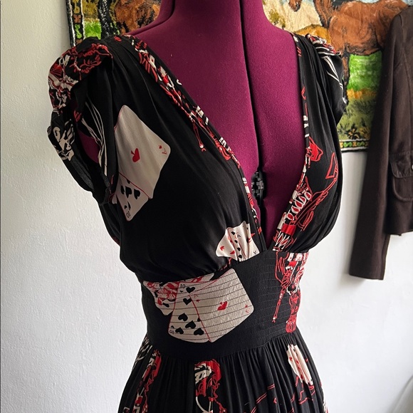 Trashy diva queen of hearts dress - Picture 8 of 9